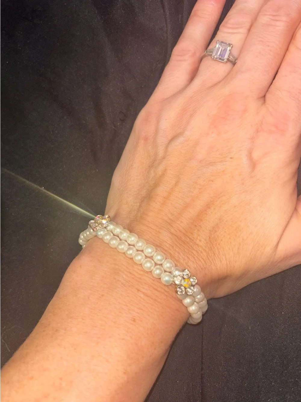 Vintage pearl stretch bracelet with flower rhinestone accents